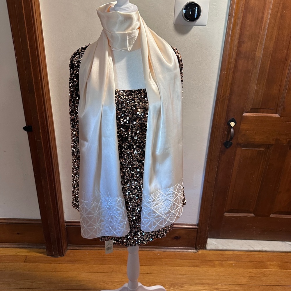NWT Valerie Stevens Elegant Cream Satin and Beaded Wrap/Shawl